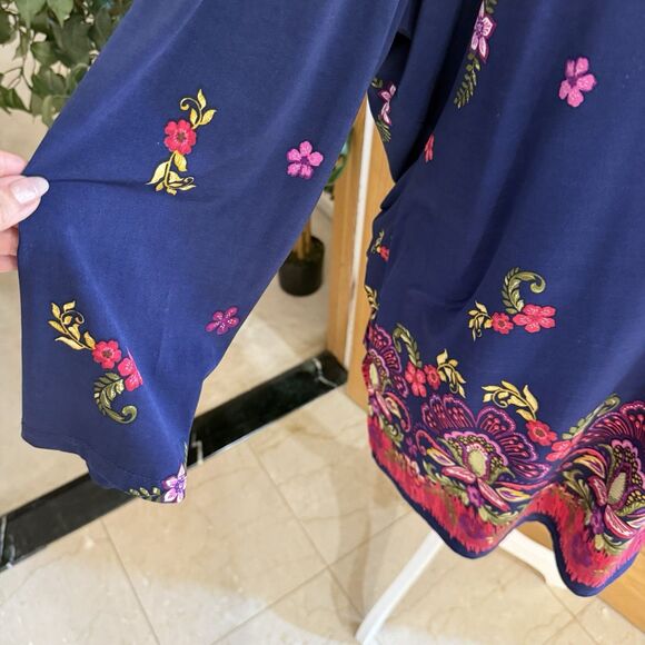 Plus Size Slinky Brand Stretchy Blue & Red Floral Top Size 1X Flattering Shaping - Picture 11 of 16